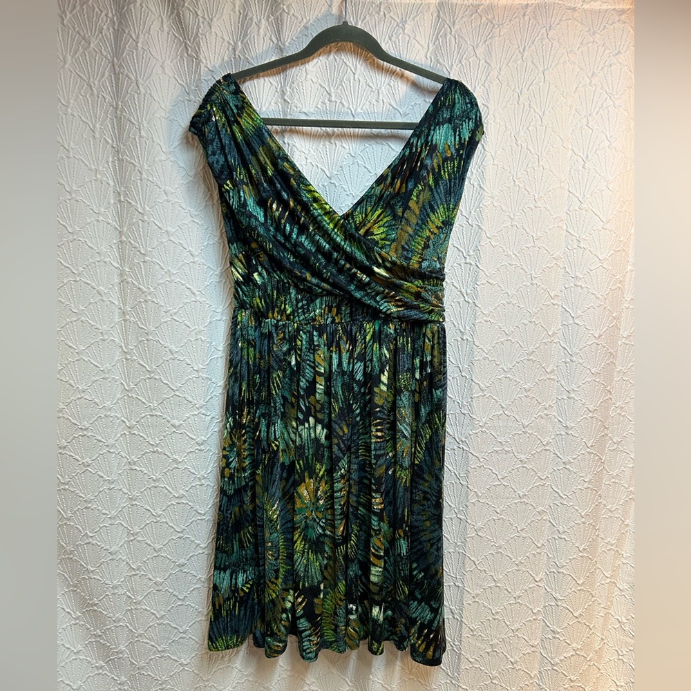 V-Neck Green Teal Leaf-Print Midi Dress